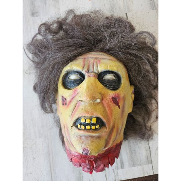 Vintage paper magic beheaded head decapitated life-size realistic Halloween prop - Picture 1 of 10